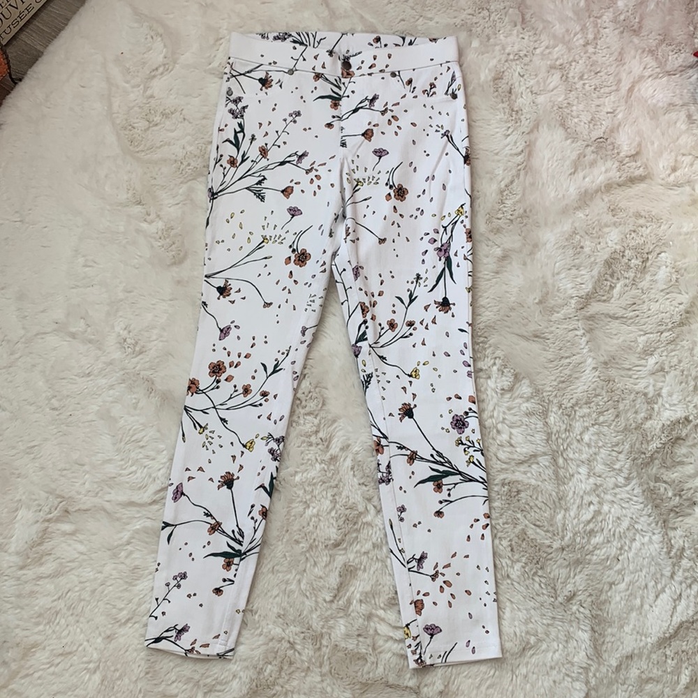 Soft white with wild flower print legging